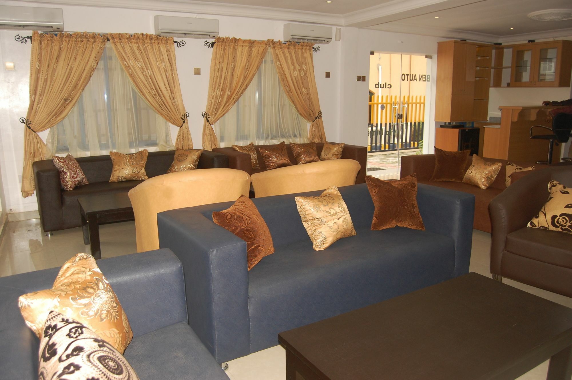 Ben Auto Hotel Lagos Ngoại thất bức ảnh